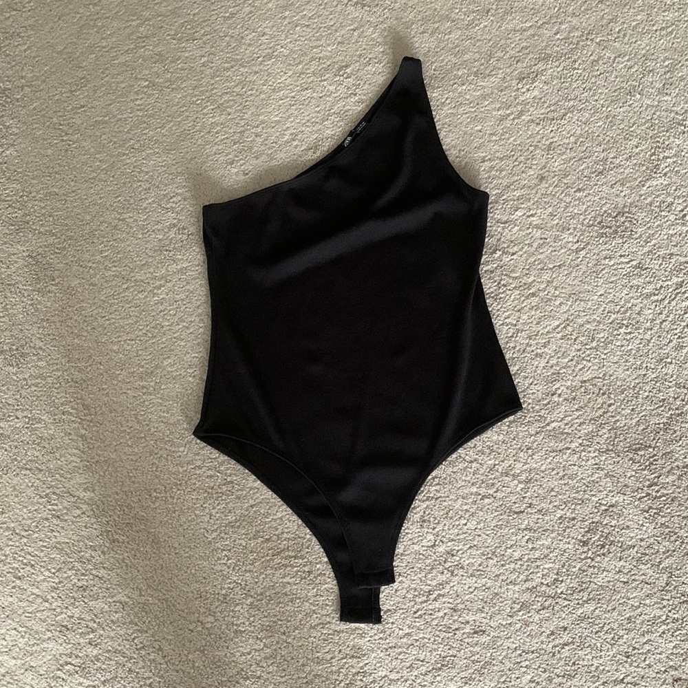 Zara one shoulder bodysuit (black, large)